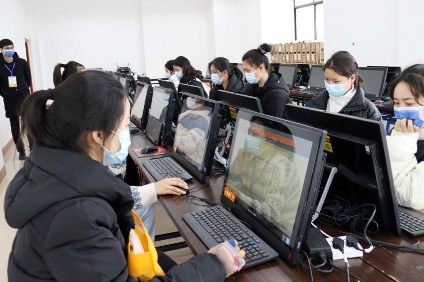 右江区顺利完成女兵征集体检工作2月24日，百色市右江区顺利完成女兵征集体检工作，对应征女青年报名材料、户籍信息、学历状况、身体状况等进行审核。【详细】 